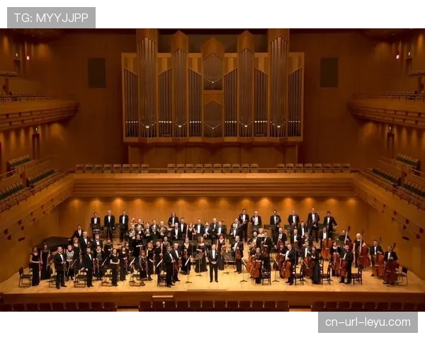 欧冠主题交响乐音乐会在伦敦首演，曲目包含各俱乐部队歌混编