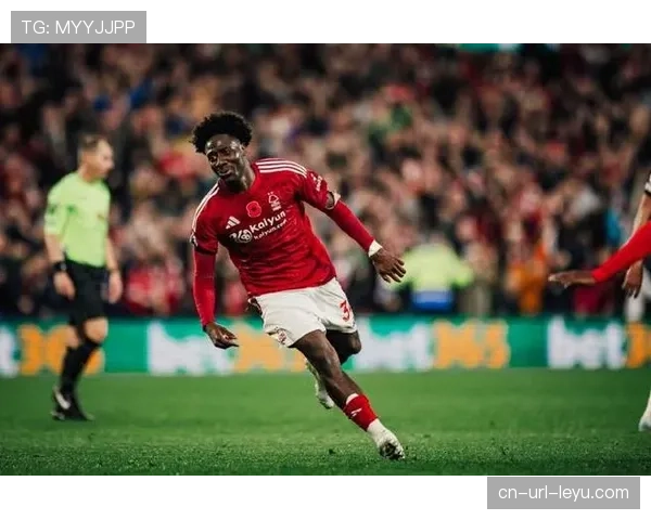 即时战报:半场结束,西汉姆联客场2-0领先诺丁汉森林 即时战报:半场结束,西汉姆联客场2-0领先诺丁汉森林